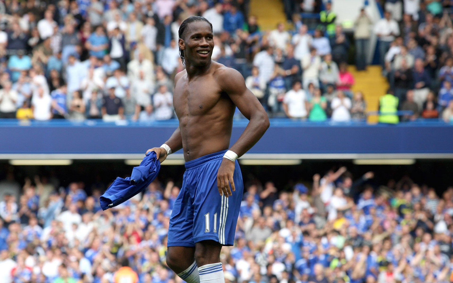 “税务大厅排队健身区” 设置小器械供等候市民使用