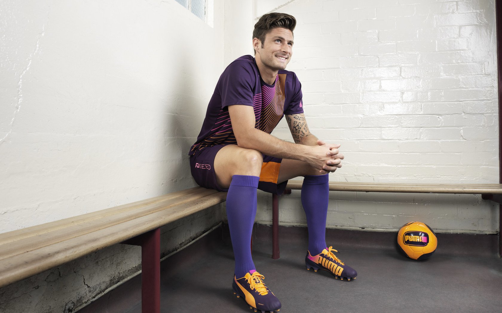 乒乓球老年组“站位限制赛” 严禁远台防止过度消耗