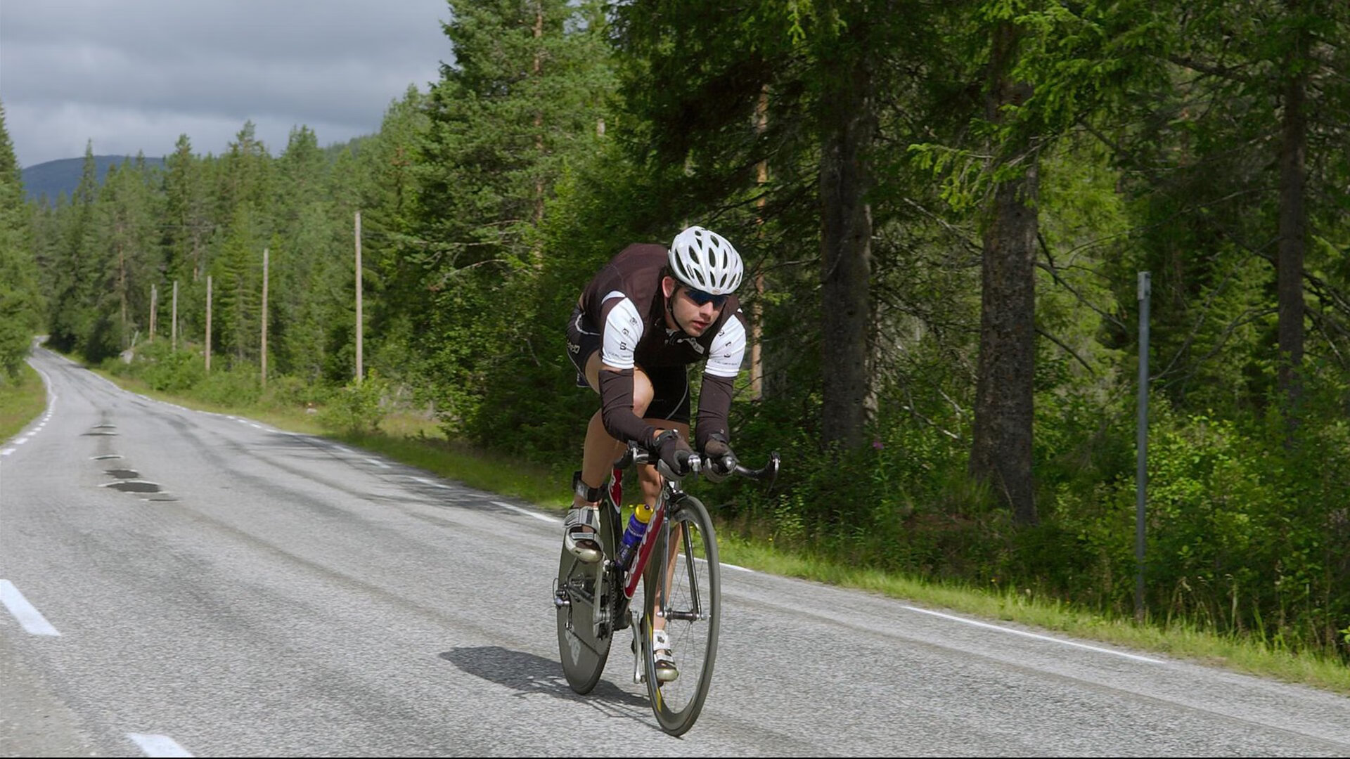 网球中年组“轻赛程”公开赛 只打短盘保护身体